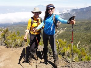 12 Tips For Your First Mountain Hike, PTT Outdoor, Lightweight hiking clothes,