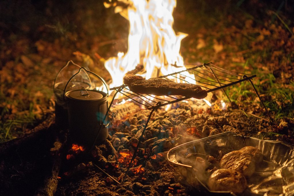 4 Basic Survival Skills You Should Know, PTT Outdoor, gregorio luiz gomez fIVYjndO Fs unsplash,