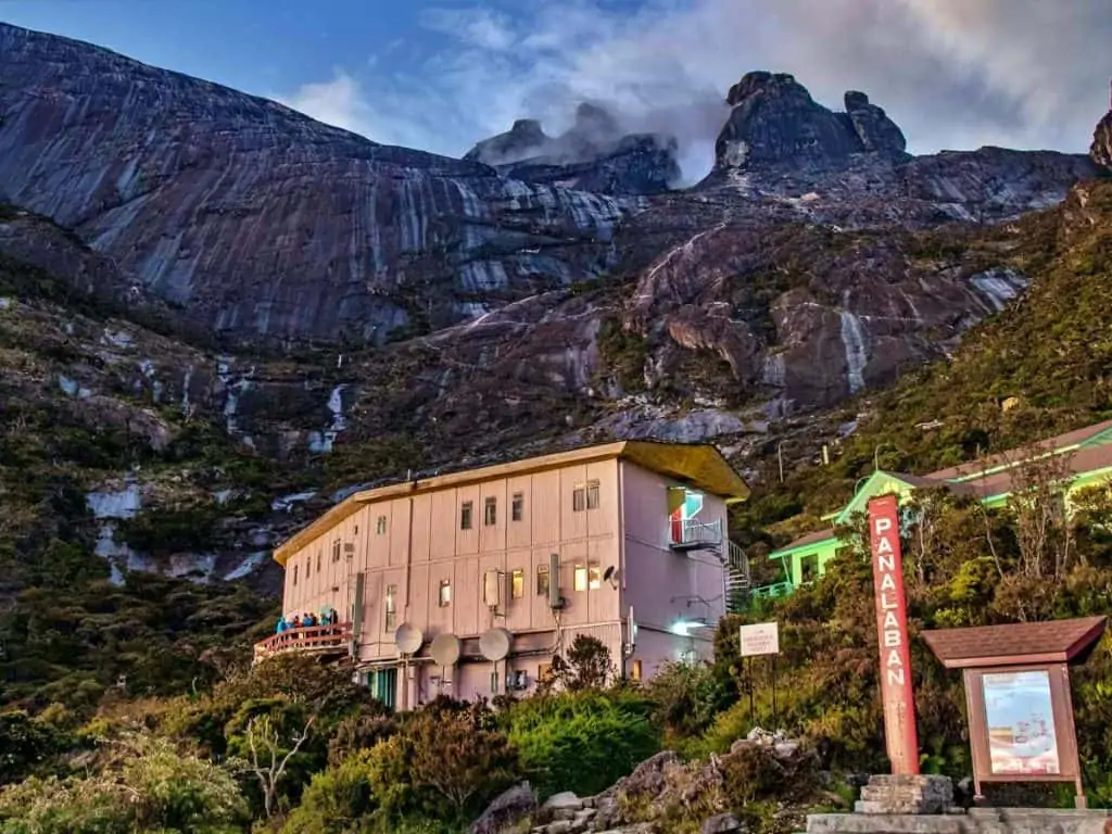 The No.1 Ultimate Hikers Guide To Climb Mount Kinabalu | PTT Outdoor Laban rata