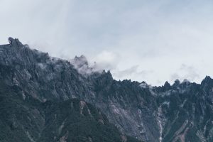 7 Types of Annoying Hikers you Meet On the Trails, PTT Outdoor, esmonde yong ZX3OIQU znM unsplash,