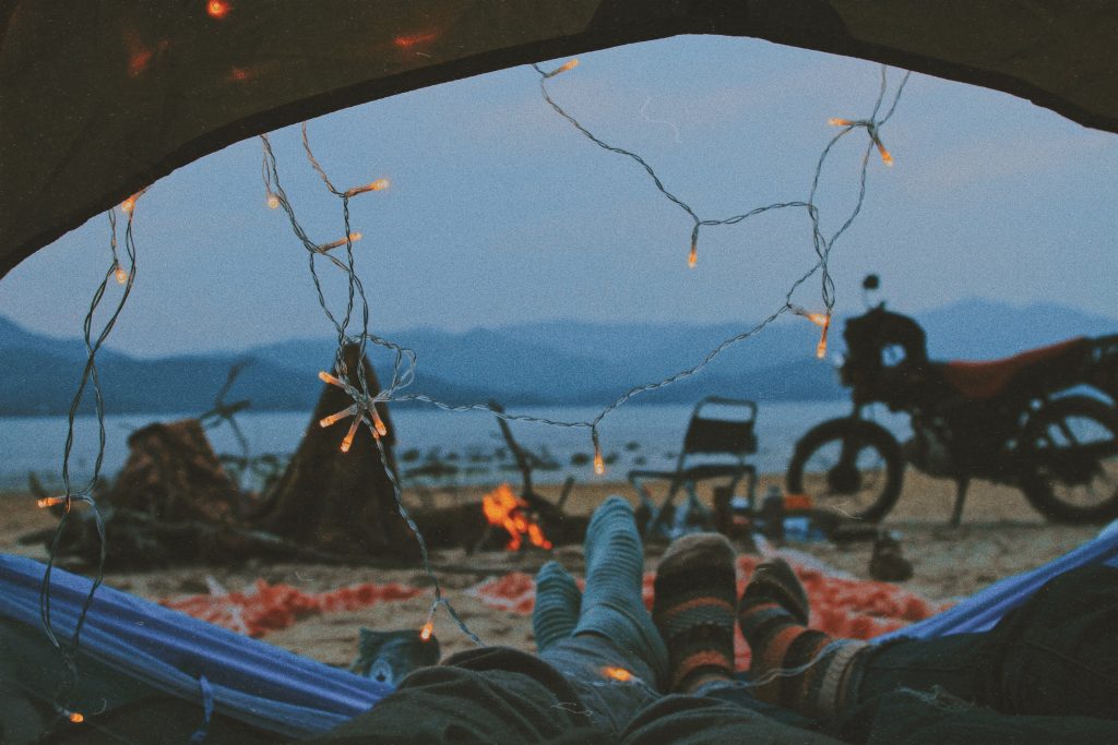 7 Outdoor Date Ideas for The Perfect Valentine's Day Date, PTT Outdoor, le tan hWLOvQaoRrg unsplash,