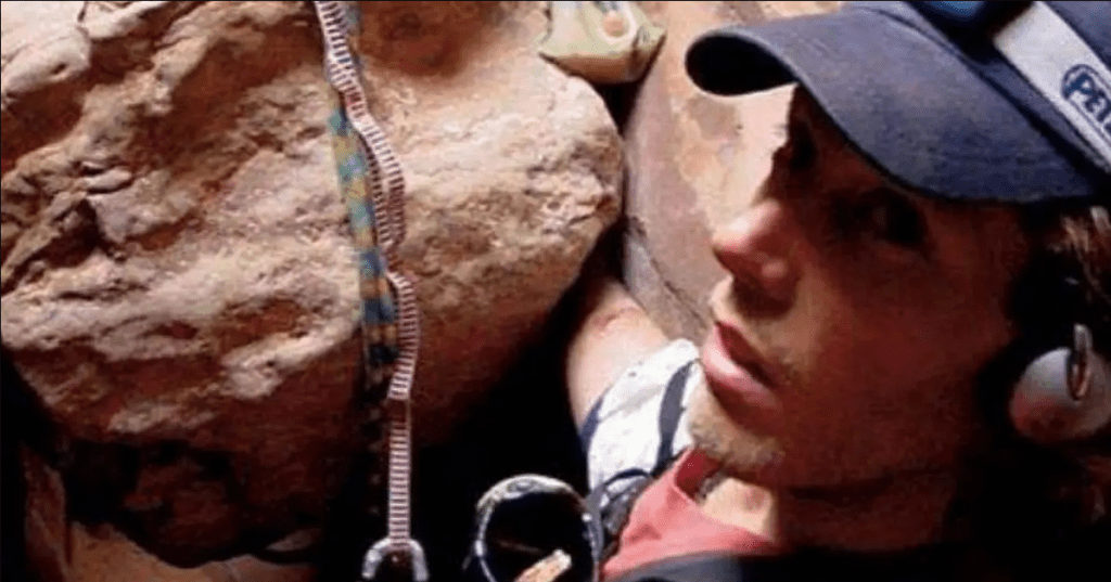 Aron Ralston, trapped