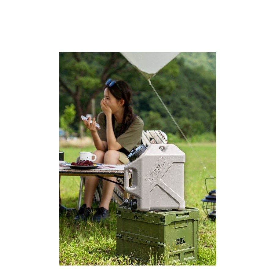 MOBI GARDEN Camping Portable Water Tank Container