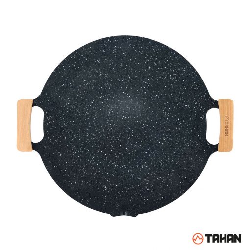 TAHAN 14IN Round Grill Pan, grill pan, TAHAN Grill pan, TAHAN camping pan, must-have outdoor cooking pan, lightweight hiking grill pan, convenient hiking grill pan, efficient outdoor cooking pan, travel-friendly outdoor cooking pan, pan for outdoor cook, non-stick pan, non sticky cooking pan, anti-melekat pan, iron pan, oil pouring port pan, one die-casting design pan, hangable pan, anti-slip pan, wear-resistant layer pan, multi-purpose pan, multifunction pan, roasting pan, stewing pan, stir-fry pan, easy cleaning pan
