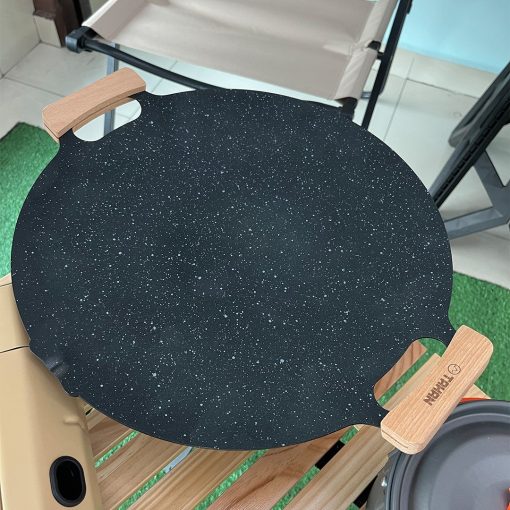 TAHAN 14IN Round Grill Pan, grill pan, TAHAN Grill pan, TAHAN camping pan, must-have outdoor cooking pan, lightweight hiking grill pan, convenient hiking grill pan, efficient outdoor cooking pan, travel-friendly outdoor cooking pan, pan for outdoor cook, non-stick pan, non sticky cooking pan, anti-melekat pan, iron pan, oil pouring port pan, one die-casting design pan, hangable pan, anti-slip pan, wear-resistant layer pan, multi-purpose pan, multifunction pan, roasting pan, stewing pan, stir-fry pan, easy cleaning pan