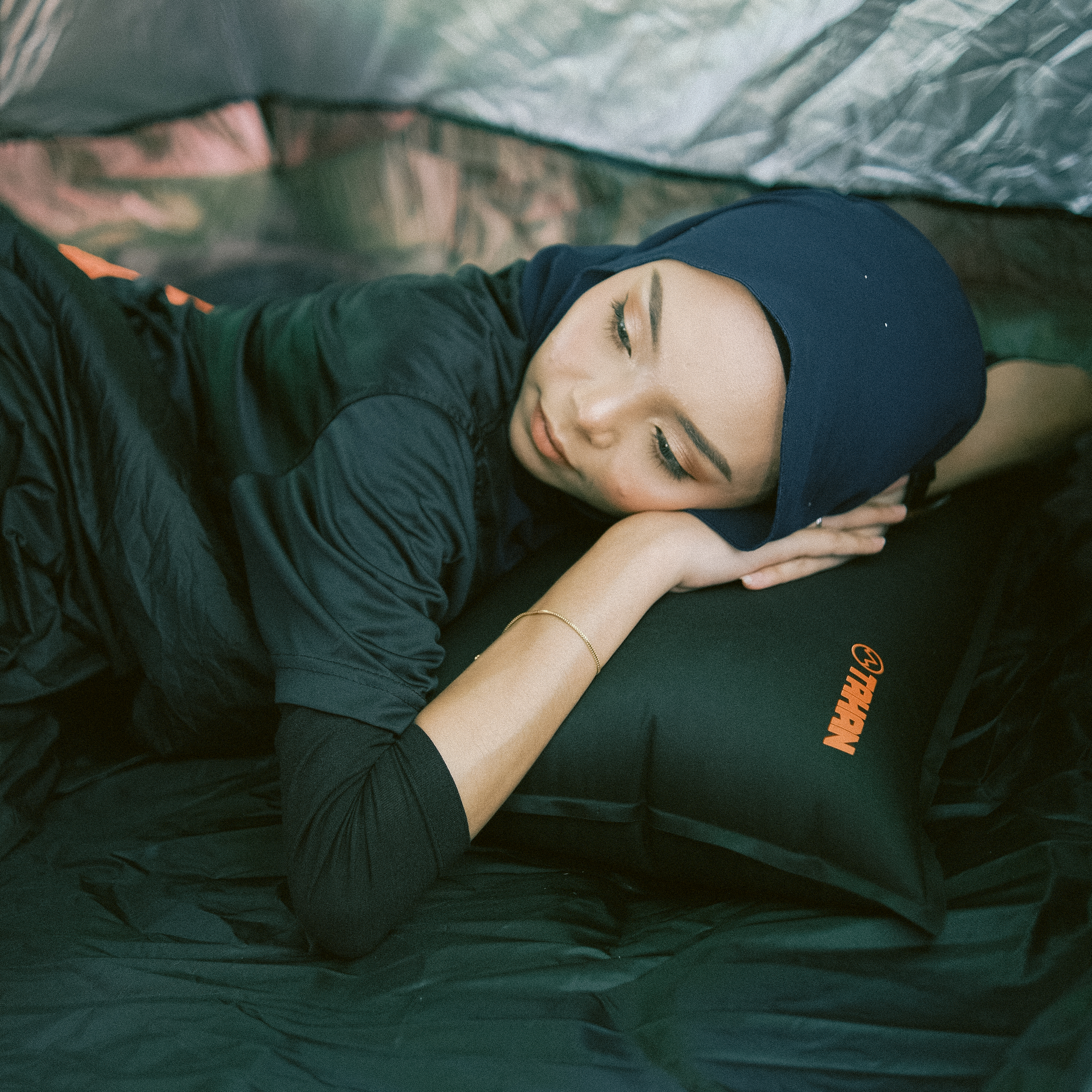 TAHAN Panthera Inflatable Pillow, PTT Outdoor, TAHAN Panthera Inflatable Pillow lifestyle 1,